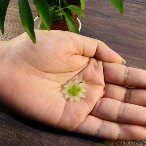 四葉 クローバー キーホルダー ストラップ セルフ 蓄光 ギザギザ