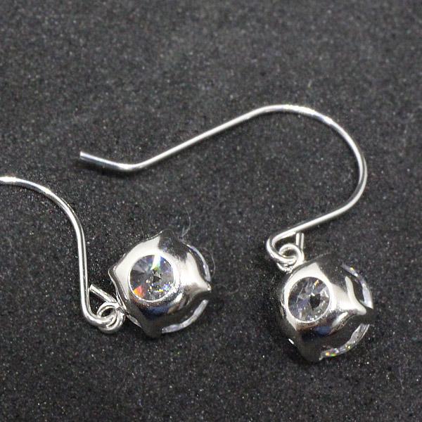 K10/ホワイトゴールド/フック/ピアス/プレゼント/レディース/ギフト