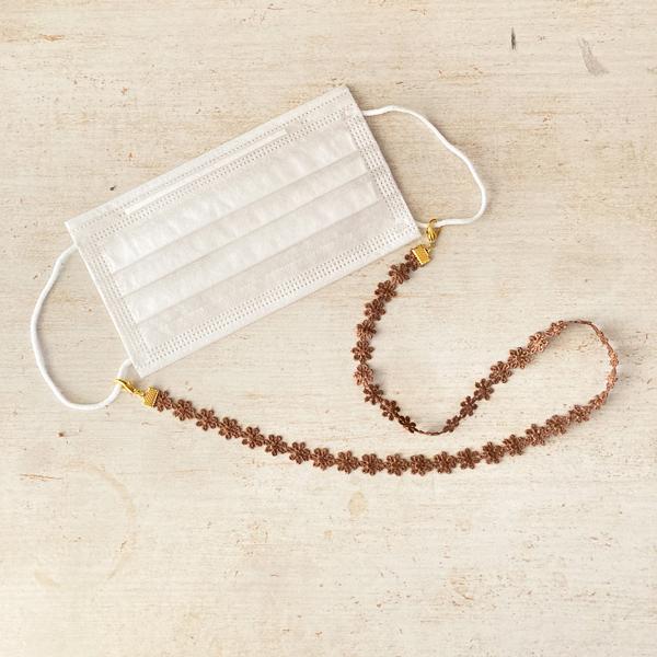 日本製 マスク 首かけ ネックストラップ 金属アレルギー対応 マスクコード ストラップ レース 花柄 マスク ストラップ マスクバンド（モカ） |  | 03