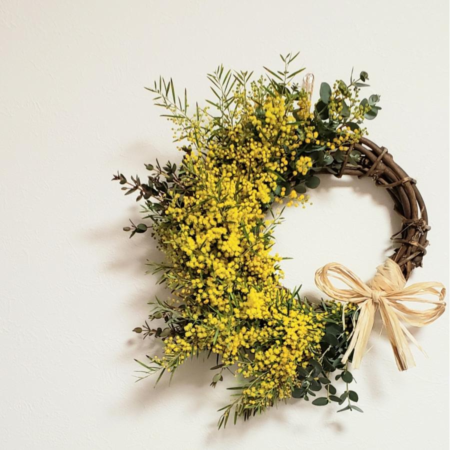 春のミモザリース　ミモザハーフリース アイアンリース：ミモザパープルミックスリース | andbloom