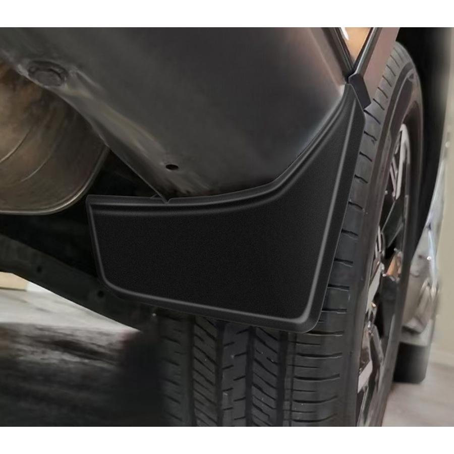 スバル　フォレスター(SL5)スプラッシュボード(泥除け)(ほぼ未使用) スバル フォレスター(SL5)スプラッシュボード(泥除け)(ほぼ未使用
