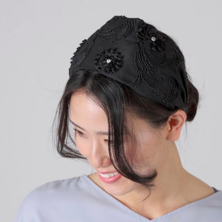 幅広 カチューシャ 花 黒 ヘアバンド ヘッドアクセサリー ヘア