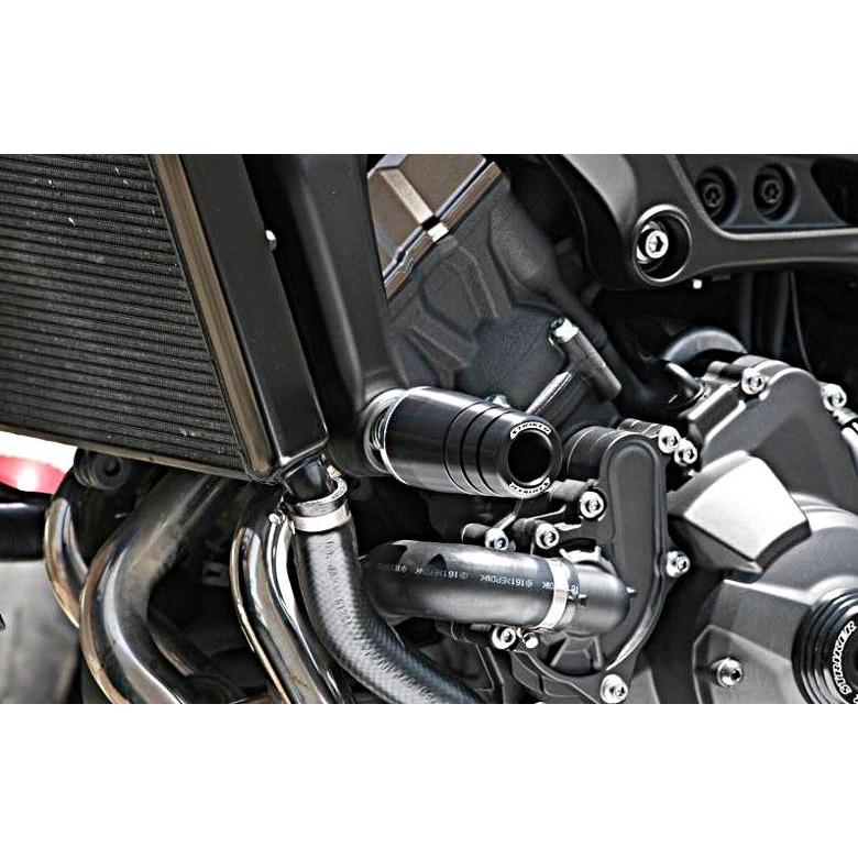 バイク STRIKER ストライカー ガードスライダーアッパー 黒ジュラコン MT-09 TRACER XSR900 SS-GS124A-F1 取寄品 セール