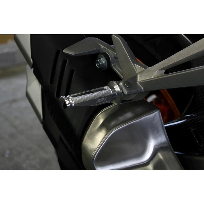 エスエスケイ スピードラ SSKSPEEDRA アルミ削タンデムステップ レーシング パッセンジャー用 取付部カラー:ブラック ステップバーカラー:ブラック 取寄品
