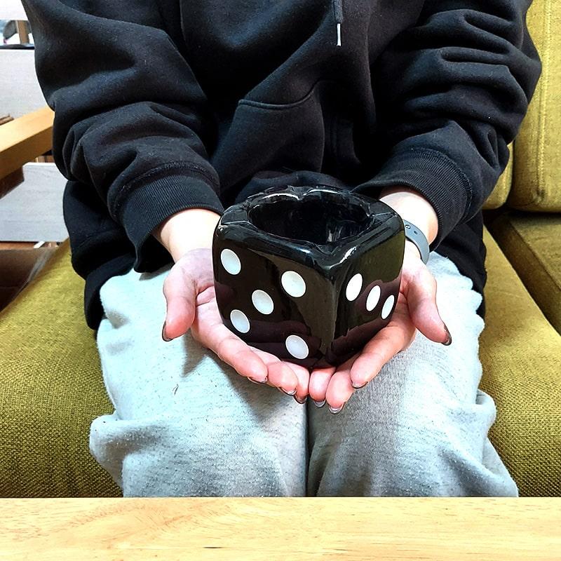 卓上灰皿 ダイス おしゃれ サイコロ 喫煙具 アメリカン タバコ 陶器