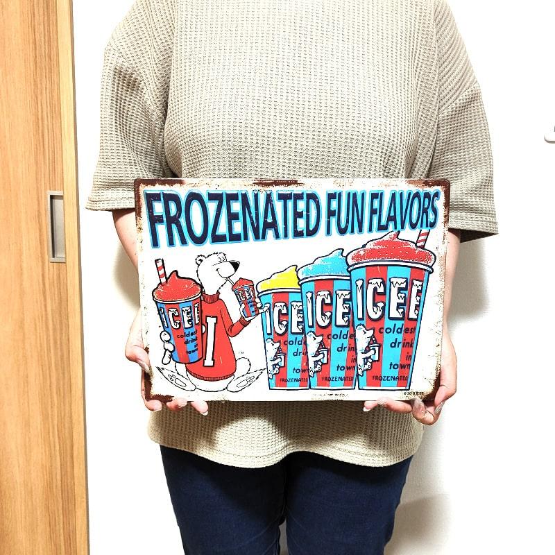 アメリカン レトロ ブリキ看板 かわいい 白クマ アイス エンボスメタル