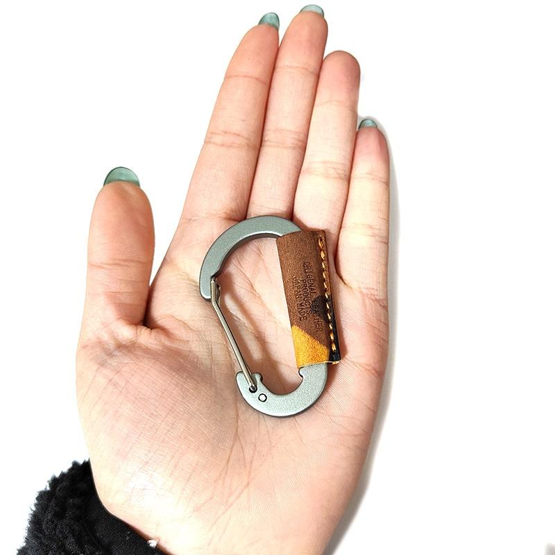 ♥2025年♥美品♥本革♥イタリア製♥ イタリアンレザー カラビナ ミニ キーホルダー 日本製 キャメル迷彩
