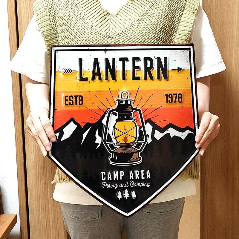 アメリカン レトロ ブリキ看板 LANTERN CAMP AREA アンティーク
