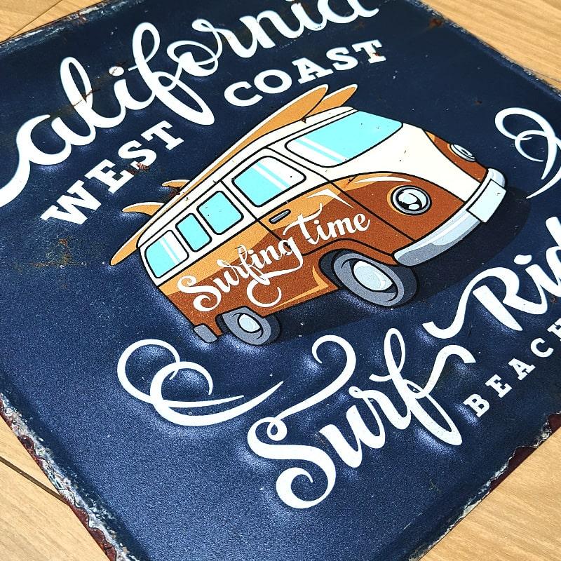 アメリカン レトロ ブリキ看板 サーフワゴン レトロ 車 エンボス