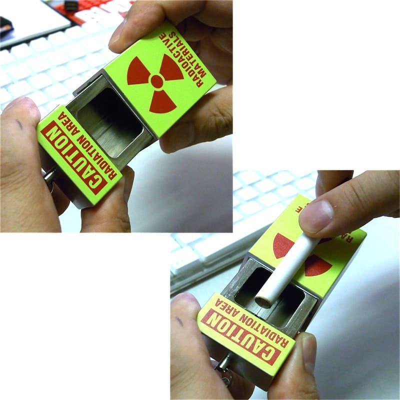 携帯灰皿 コンパクト おしゃれ カラビナ付き CAUTION スライド式