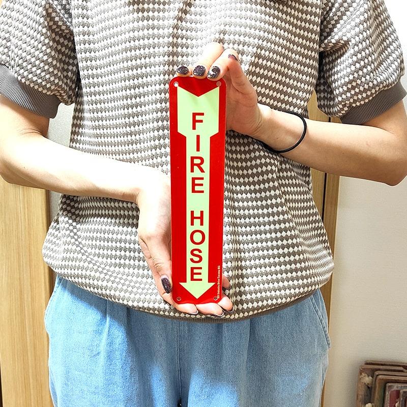 アメリカン レトロ サインボード 看板 FIRE HOSE 矢印 消火器 蓄光