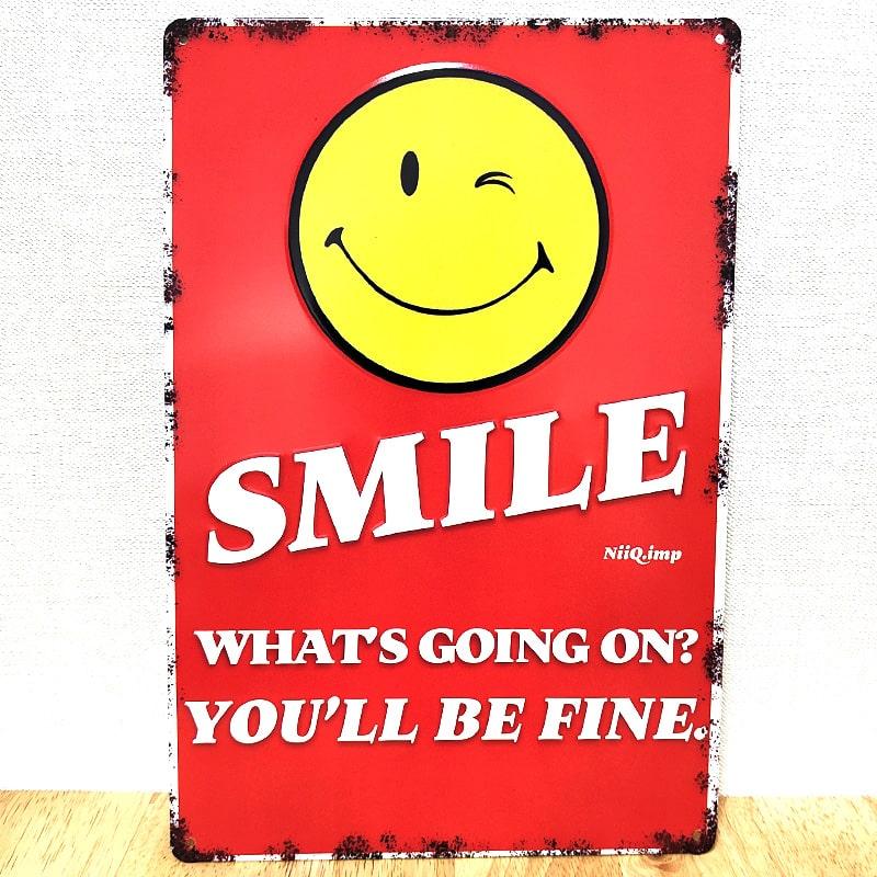 アメリカン レトロ ブリキ看板 スマイル エンボスティンプレート