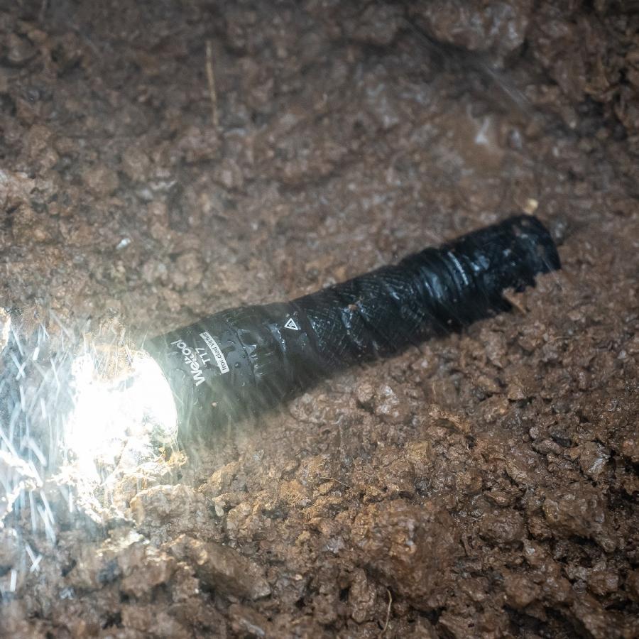 Weltool T17 タクティカル フラッシュライト 600ルーメン 18650