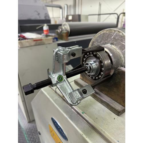 ■クッコ スライド式ギヤプーラー 3本アーム 薄爪 最大径130mm 深さ100mm【6921573:0】[店頭受取不可]の画像