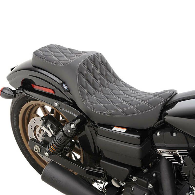 0803-0603:DragSpecialties PREDATOR III シート ダブルダイアモンド シルバーステッチ