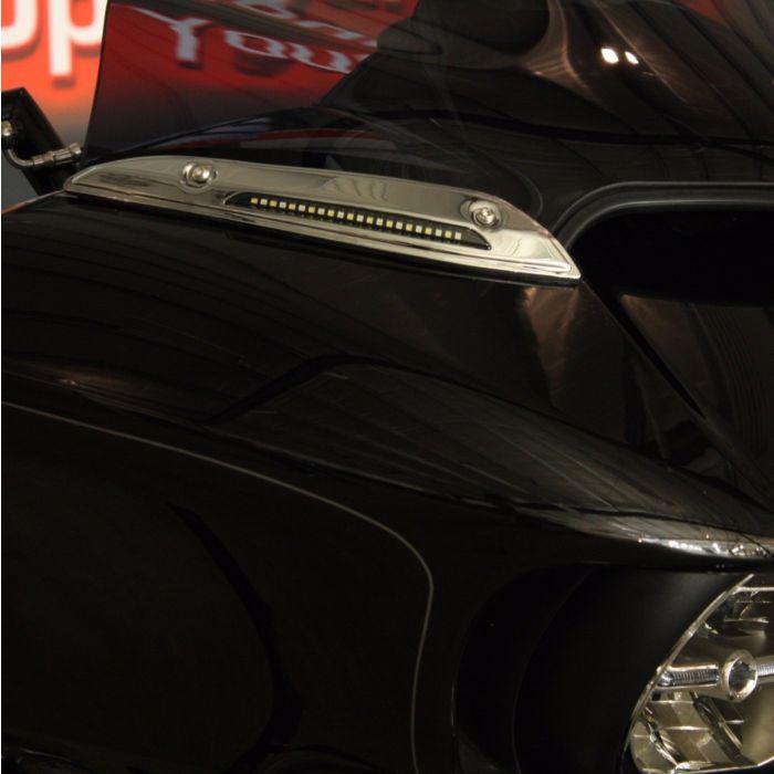 Custom Dynamics 2040-2819 シーケンシャルターンシグナル付LEDウィンドシールドトリム クローム 2015〜2023 FLTRX、FLTRXS、FLTRU、FLTRK