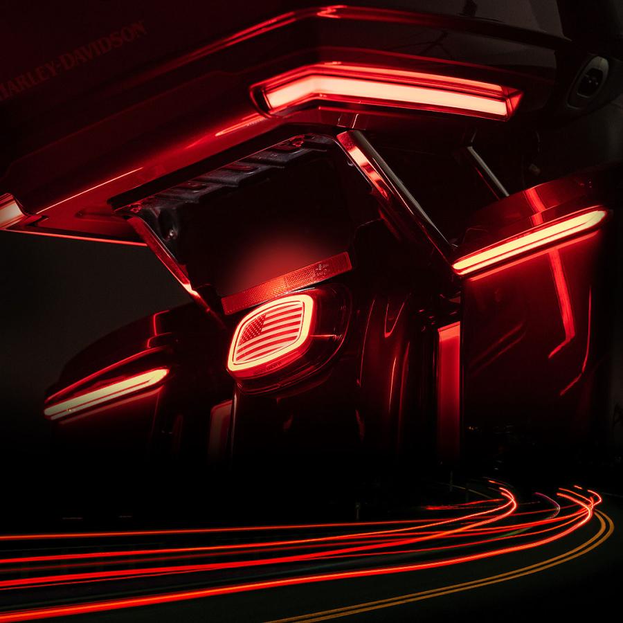 TRACER USフラッグ LEDテールライト ライセンス灯窓付き レッド