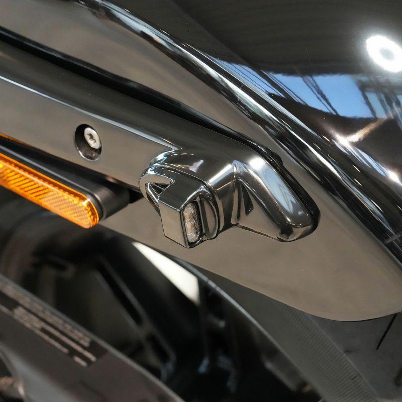 M8 ソフテイル ストラット ストライプ LED 3in1 テールライト一体型