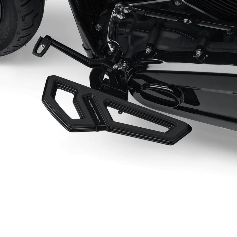 ハーレー純正 M8 ソフテイル用 エンパイア ライダーフットボードキット