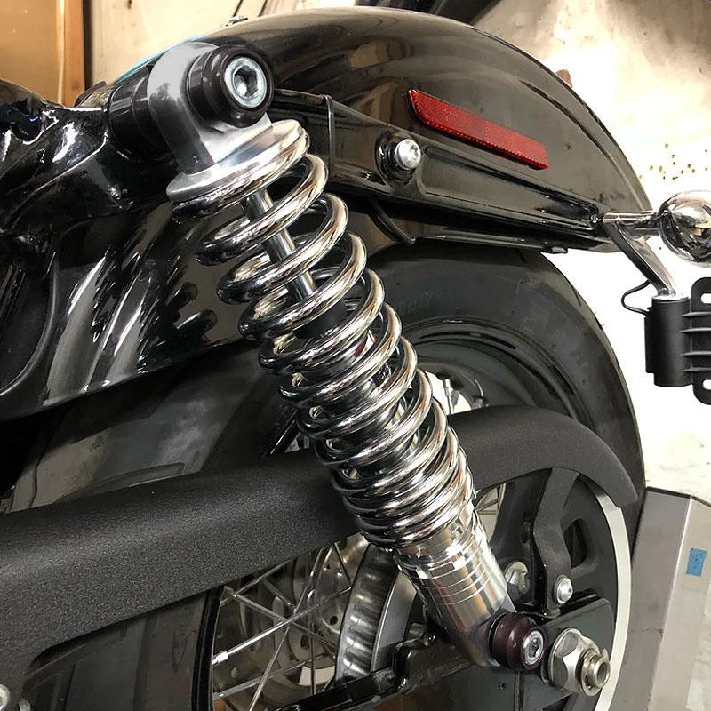 2006以降ダイナ リアショックマウントボルトカバー ブラック SANTORO