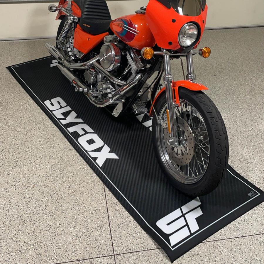 レースピット・フロアマット SLYFOX : HD-PARTS ハーレーパーツ