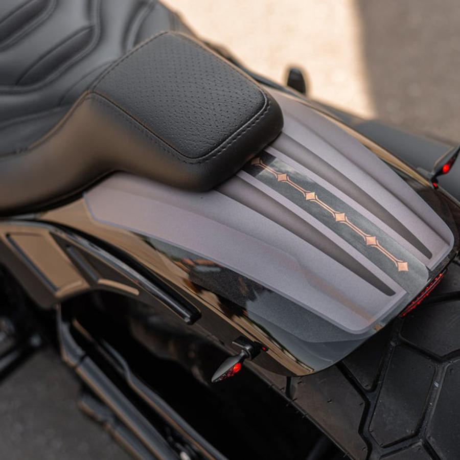 Killer Custom ボブスター・ワイドタイヤ用リアフェンダー (ストラット