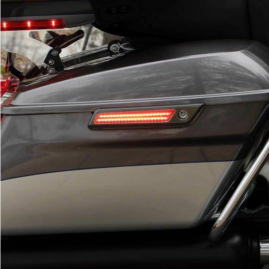 ハーレー 2014以降ツーリング LED サドルバッグヒンジ ブラック/レッド