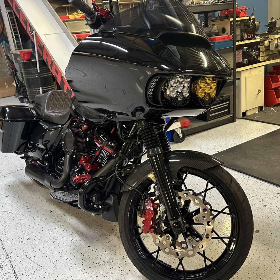 Dirty Bird ヘッドライトベゼルロードグライド ハーレーツーリング