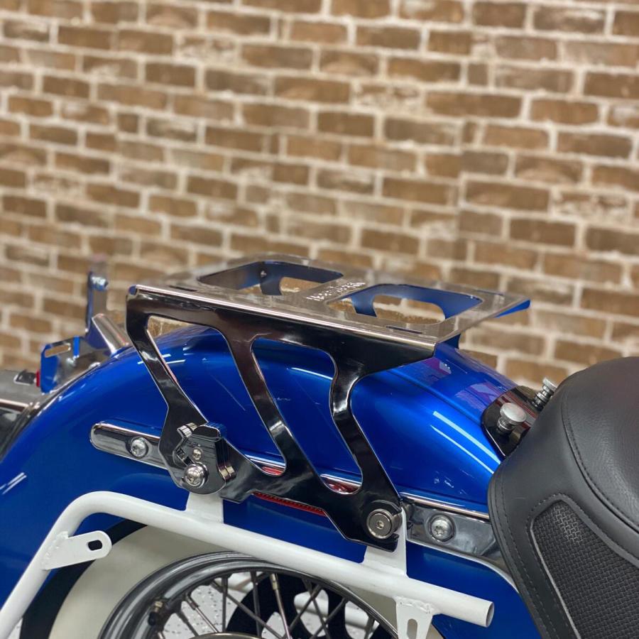 HOG WORKZ M8ソフテイル・ソロシート用ツアーパックマウント クローム