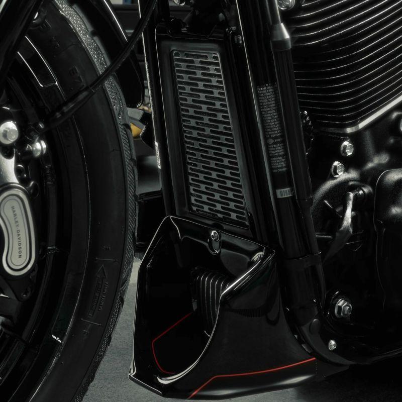 バイク M8ソフテイル純正OILクーラー 2023 FXLRSよりの取外し品