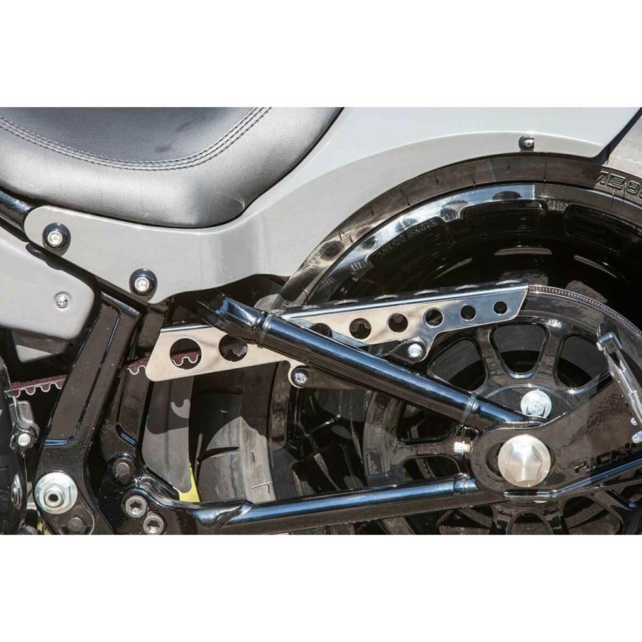 Ricks Motorcycles M8ソフテイル用 ラウンドホール・ベルトガード ポリッシュの画像