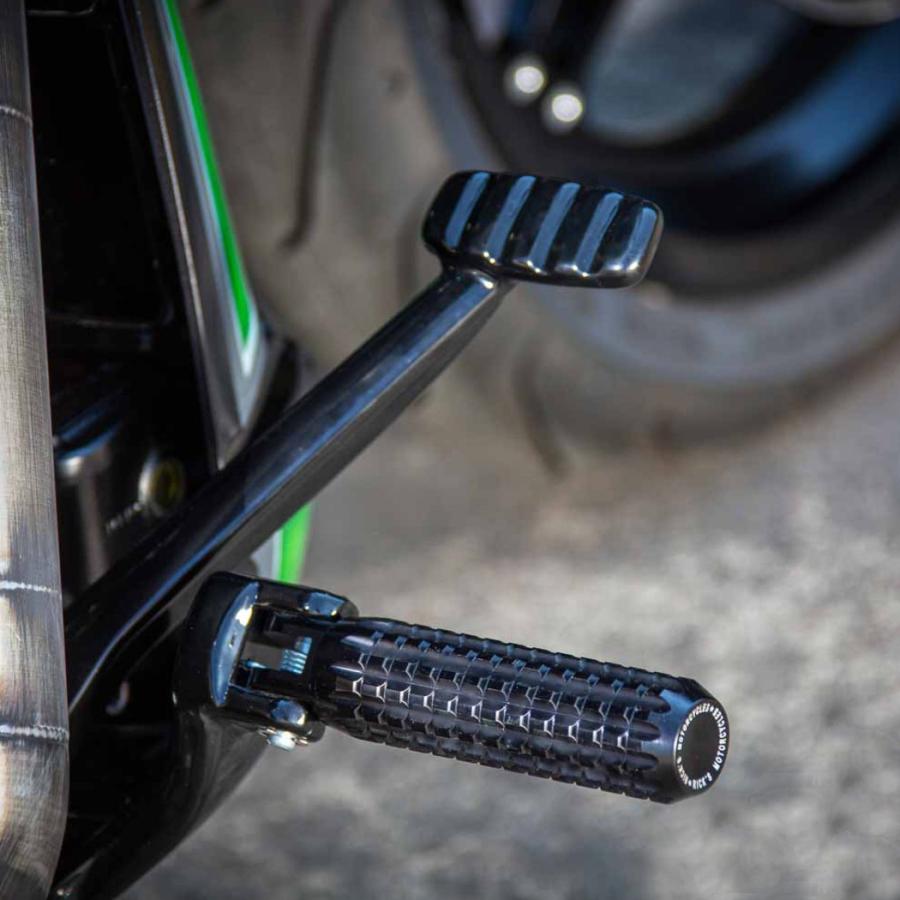 Ricks Motorcycles AK47デザイン・M8ソフテイル用ライダーフットペグ ブラック