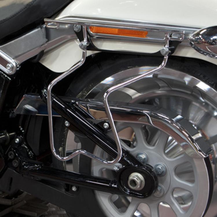 寺田モータース M8ソフテイル用サドルバッグサポート クローム : HD