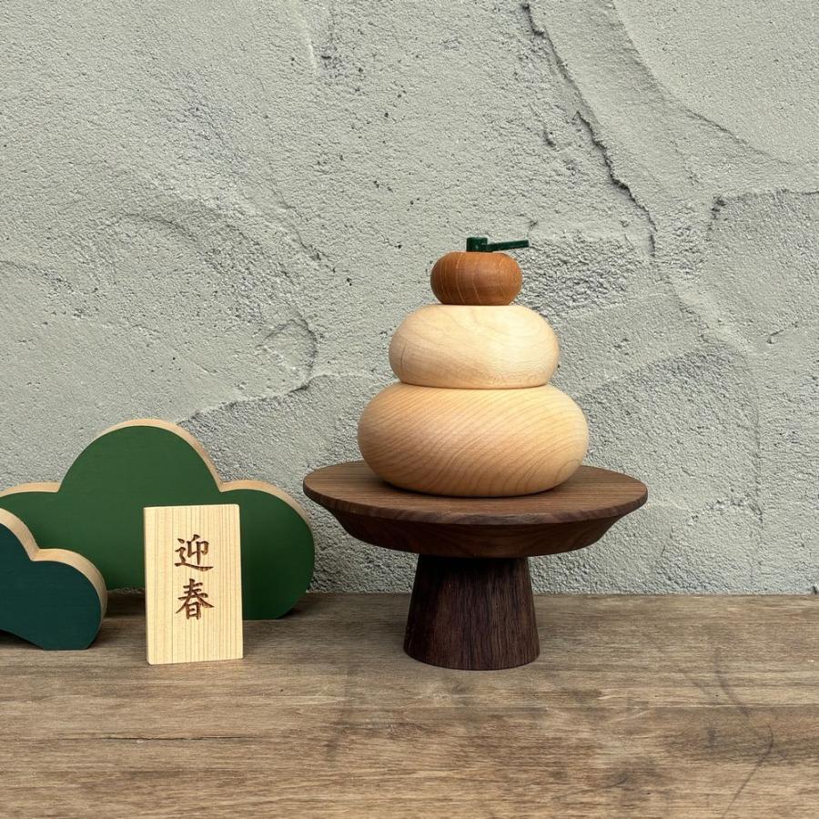 木製鏡餅飾り　紙箱入り　中の小サイズ 楽天市場】鏡餅 木製 卓上 サイズ 1個 干支 飾り紙付 置物