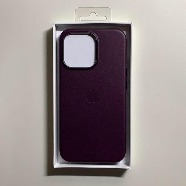 【純正】新品 iPhone 13 Pro レザーケース ダークチェリー 送料無料】MagSafe対応 iPhone 13 Pro レザーケース・ダークチェリー
