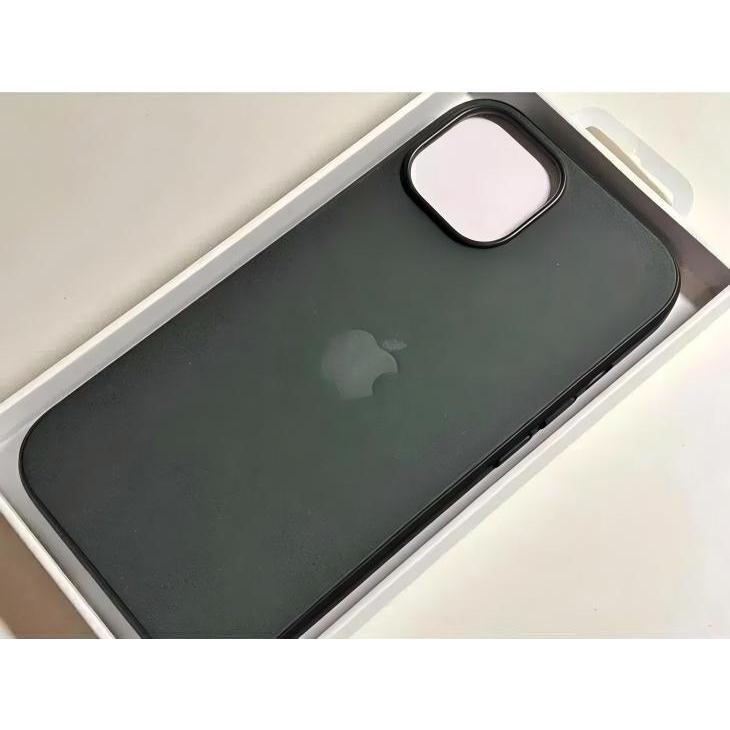 送料無料】MagSafe対応 iPhone 15 ファインウーブンケース・エバー