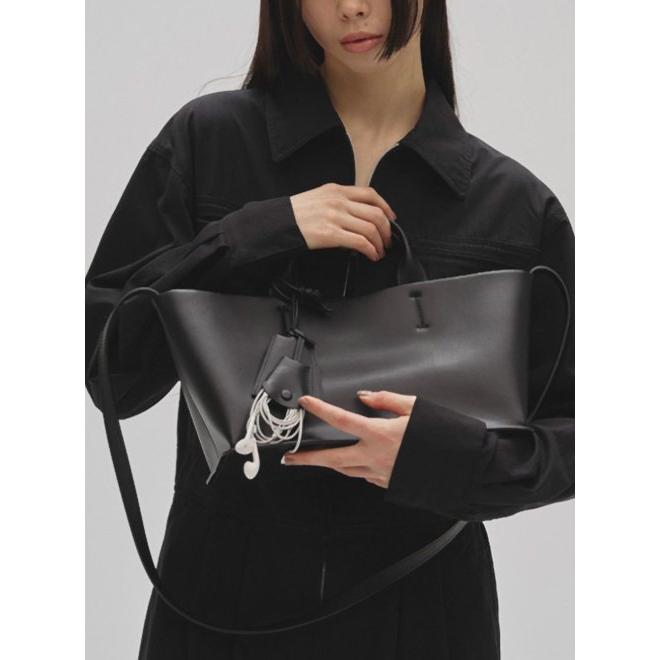 TODAYFUL トゥデイフル Useful Leather Bag M)★ 25秋冬予約 12521011 入荷予定 : 9月中旬〜 2025秋先行受注会 TODAYFUL トゥデイフル Useful Leather Bag M)★ 25秋冬予約 12521011 入荷予定 : 9月中旬〜 2025秋先行受注会