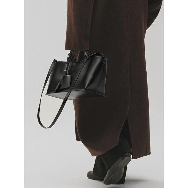 (PT5倍~6/7) TODAYFUL / トゥデイフル  Useful Leather Bag  M)★  26秋冬.予約 12621040 入荷予定 : 12月下旬〜の画像
