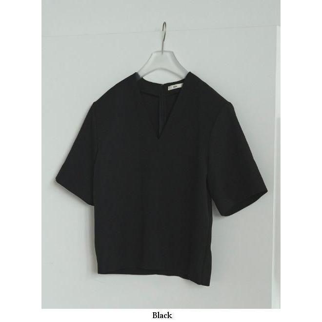 anuke（アンヌーク） Powershoulder Vneck Tops☆ 25秋冬 62520409
