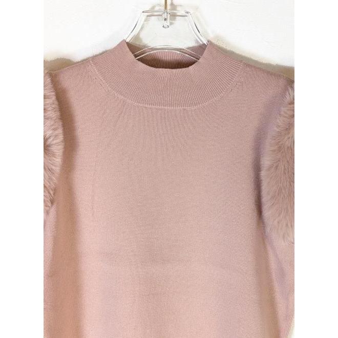 CELFORD ピンクベージュ ファー付きクロップドセーター Elegance in