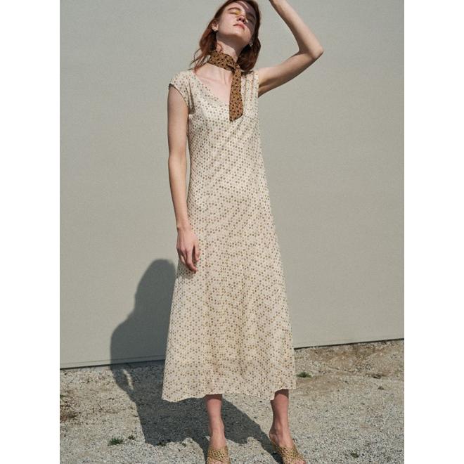 50 Off Lily Brown リリーブラウン プチフラワー刺繍ワンピース 春夏 Lwfo2102 タイトワンピース Lwfo2102 Hearty Select Yahoo店 通販 Yahoo ショッピング