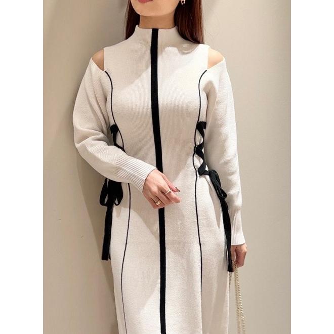 SNIDEL レースアップバイカラー ニットワンピース 新品未使用 SNIDEL（スナイデル）の「レースアップバイカラーニット