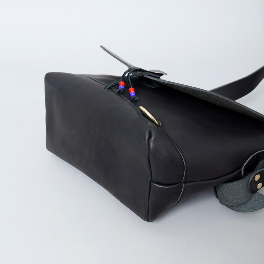 栃木レザー 本ヌメ革 ショルダーバッグ メンズ レディース メッセンジャーバッグ 鞄 カバン 日本製 ネイティブパターン カジュアル アメカジ | BLUE PORT | 12