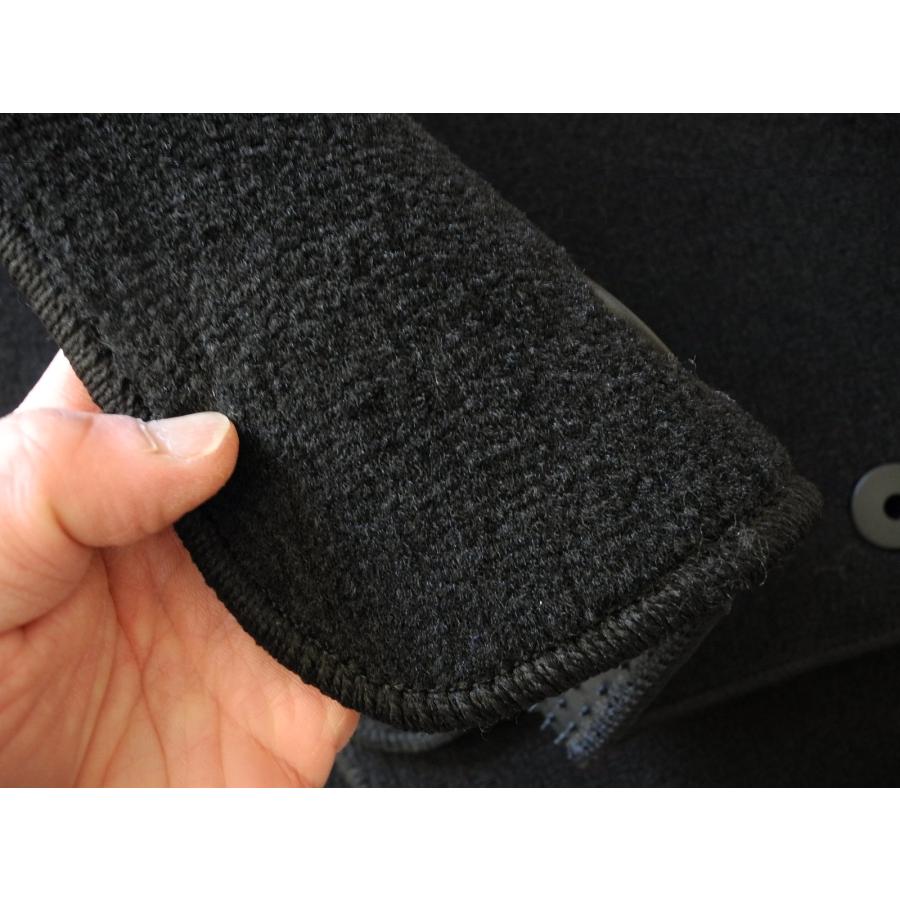 アウディ Q4 e-tron FZE 右ハンドル フロアマット 2022年以降 ベロアタイプ | 