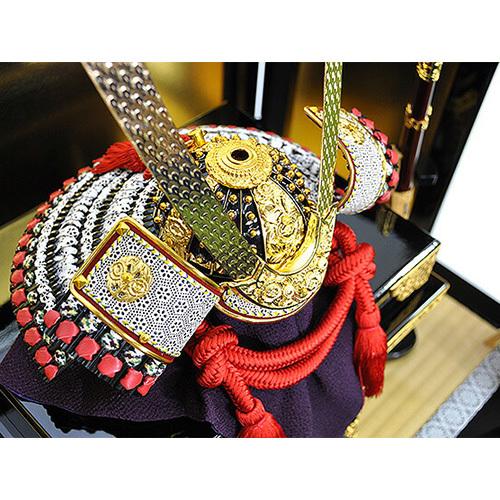 五月人形 兜 コンパクト 平台飾り 兜飾り 伝統工芸甲州印伝本革使用 小桜なめし皮縅兜 金箔屏風平台飾りセット 平安京翠作 平安大新 hm12082 |  | 04