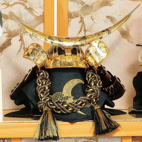 五月人形 伊達政宗公 兜 コンパクト 兜飾り 収納飾りセット 金小札黒糸正絹縅 総檜造りの最高級素材収納箱 平安豊久作 平安大新 hm12087 |  | 01