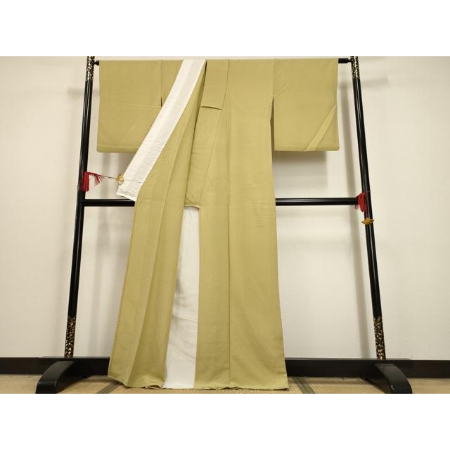 平和屋着物□上質な色無地 堅牢草木染 紗綾形地紋 珊瑚色 反