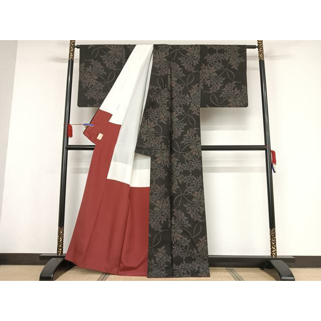 平和屋着物○本場大島紬 カタス7マルキ 草花文 黒地 正絹 逸品 未使用
