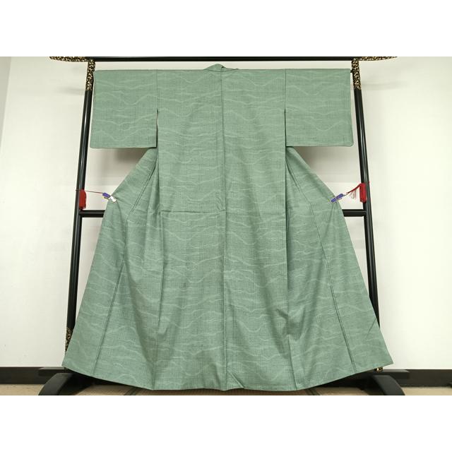 平和屋着物○本場結城紬 重要無形文化財 100亀甲 飛び亀甲柄 風景
