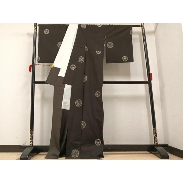 平和屋着物●本場大島紬　7マルキ　風景花文　正絹　逸品　BAAW5037hj 平和屋着物○本場大島紬 地空き 一元7マルキ 舞花文 総絣 正絹 逸品